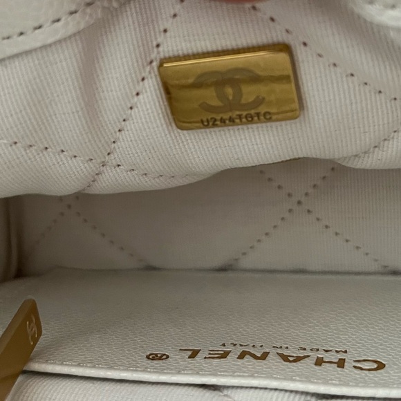 🩷🩷 NOT AVAILABLE BRAND NEW! GORGEOUS 24a WHITE CAVIAR FLAP BAG GHW - Picture 9 of 10